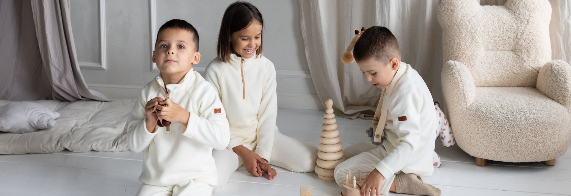 Стоит ли близнецам одеваться одинаково .jpg