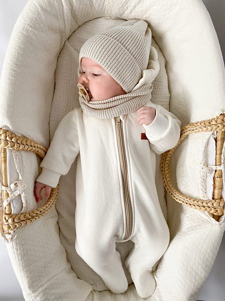 Шапка с отворотом вязанная хлопковая для малышей